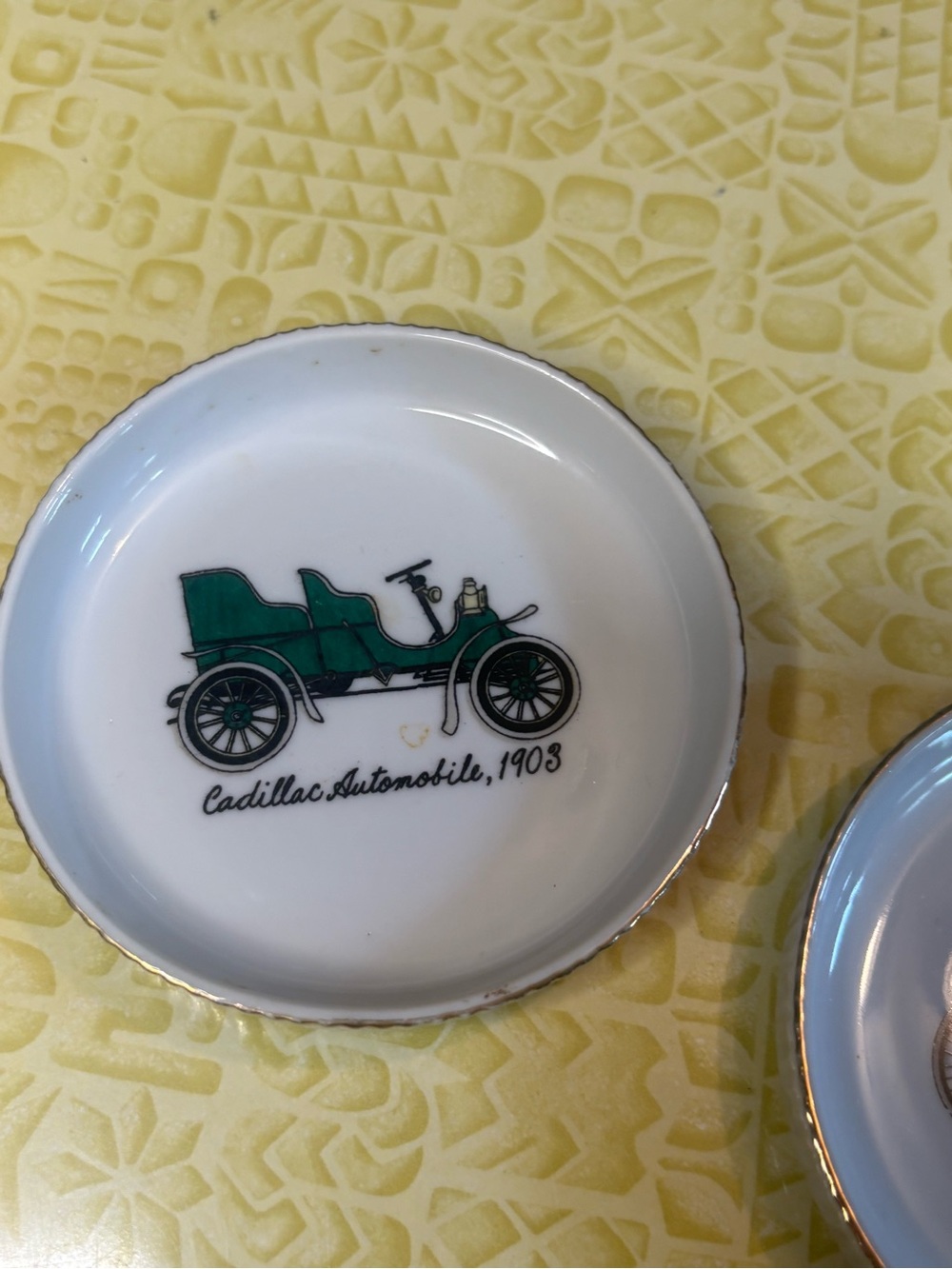 Vintage Automobile Trinket Dishes/ coasters - Green & White Motif - Picture 3 of 6